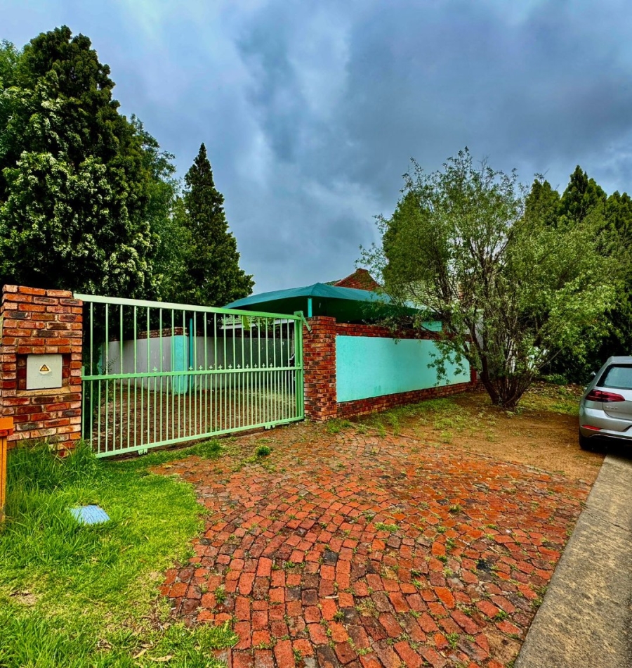 6 Bedroom Property for Sale in Dassie Rand North West